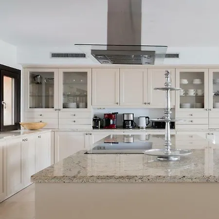 Villa 4mill Euro 700m2 Newly Renovated Mansion With Huge Garden And Large Heated Pool